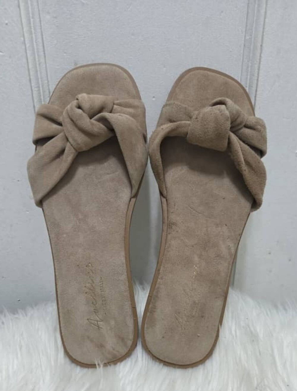 Vero Cuoio Flats Sandals Slides Leather Taupe Knot Strap Size 7.5